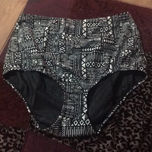 Torrid swim suit bottoms size 0